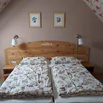 Rózsakert Apartman *