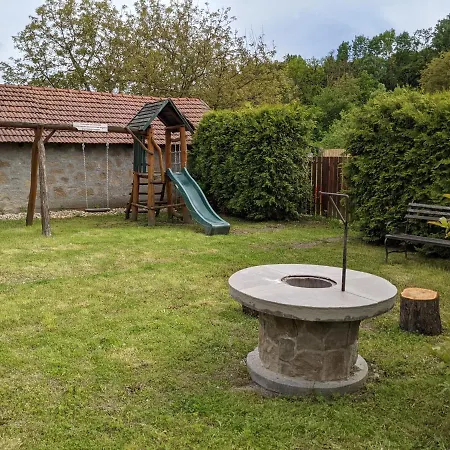 Apartment Rozsakert Vendeghaz Szomolya