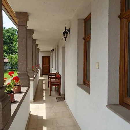 Rozsakert Vendeghaz 公寓