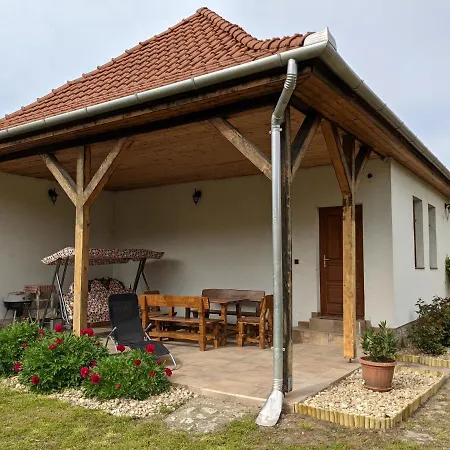 Rozsakert Vendeghaz *