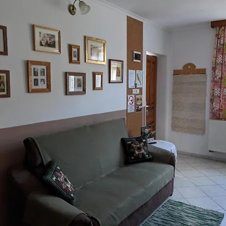 Rozsakert Vendeghaz 公寓