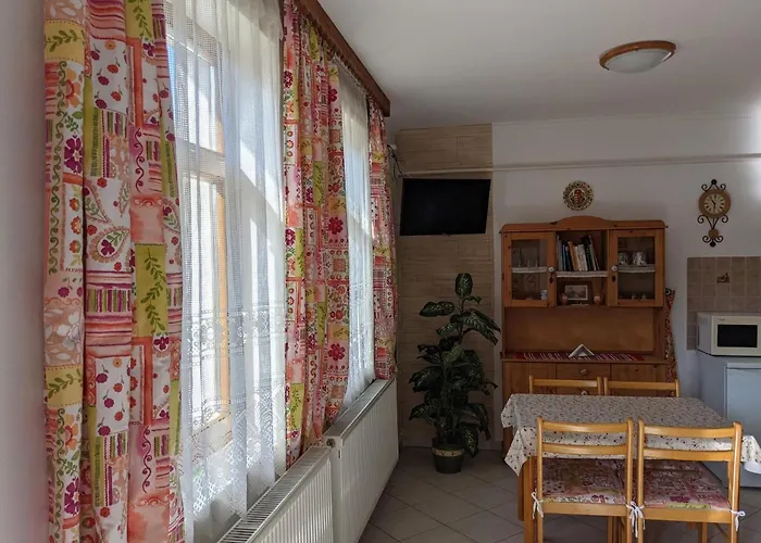 Апартаменты Rozsakert Vendeghaz *