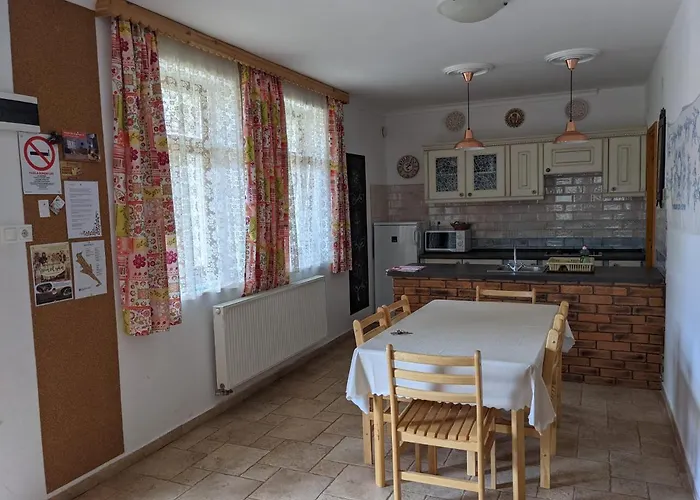 Rozsakert Vendeghaz Апартаменты Szomolya