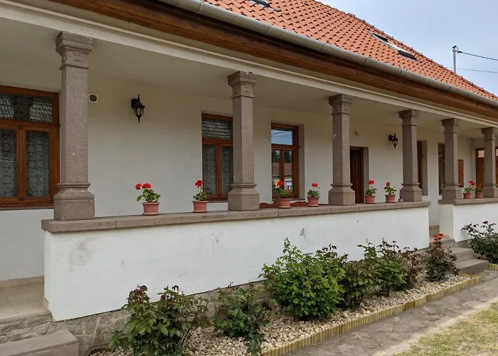 Rozsakert Vendeghaz Апартаменты Szomolya