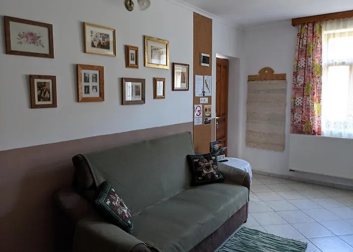 Rozsakert Vendeghaz Апартаменты