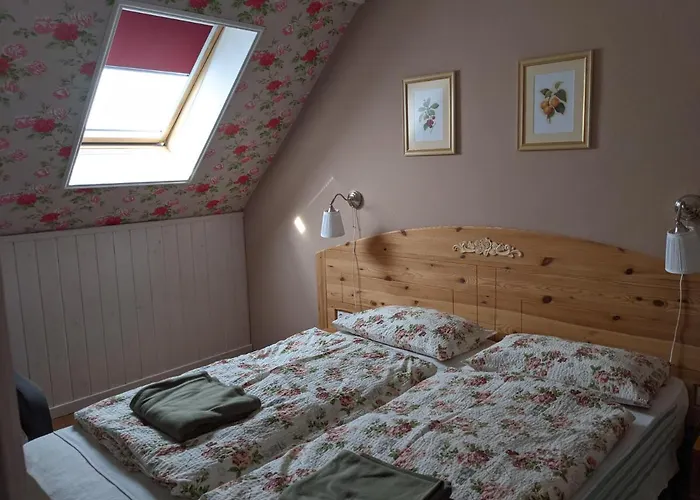 Rozsakert Vendeghaz * Szomolya