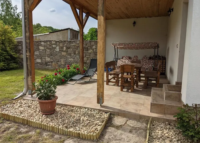 Rozsakert Vendeghaz *